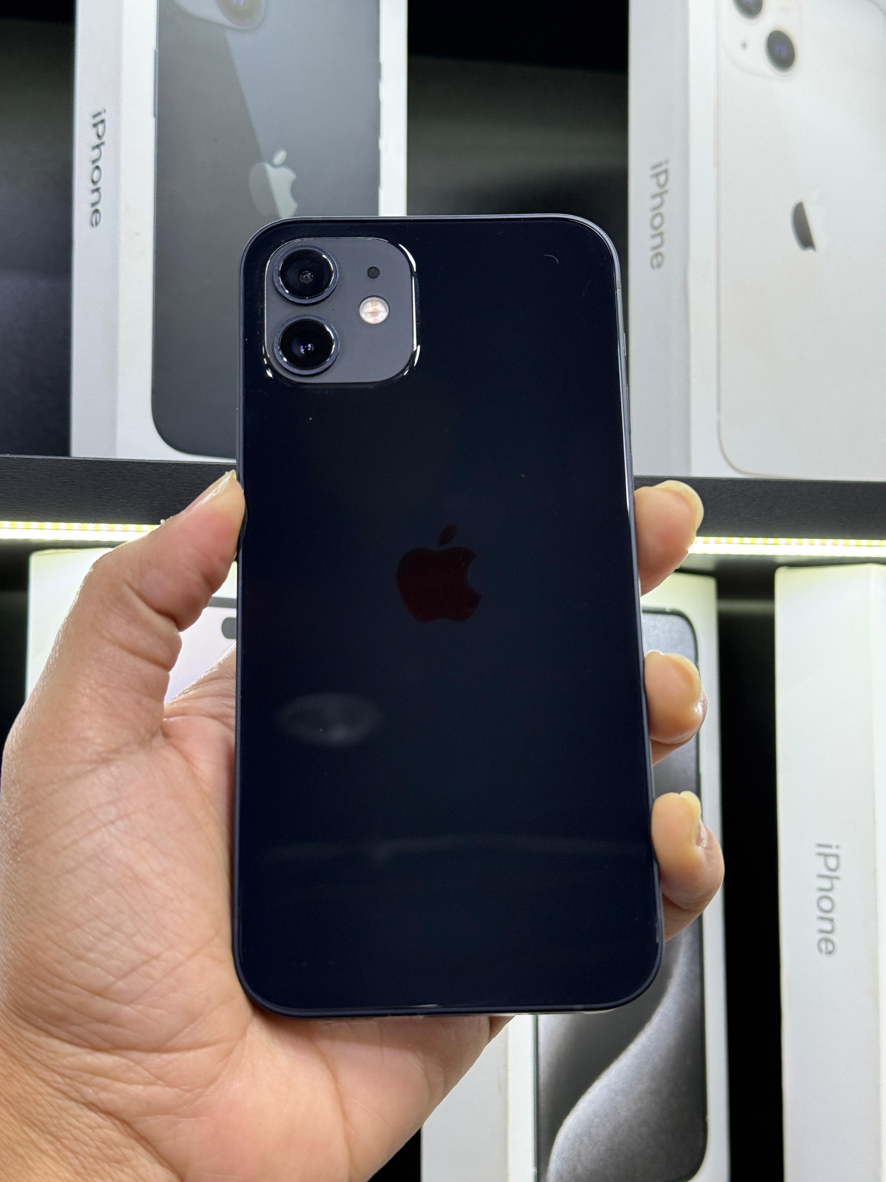 Apple iPhone 12