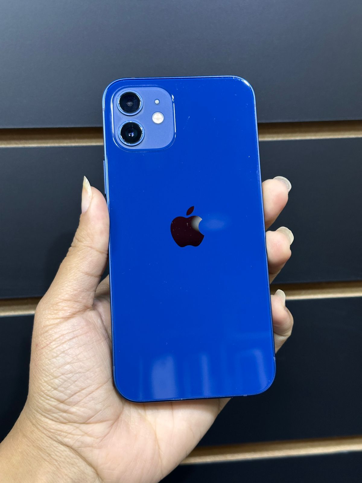 Apple iPhone 12