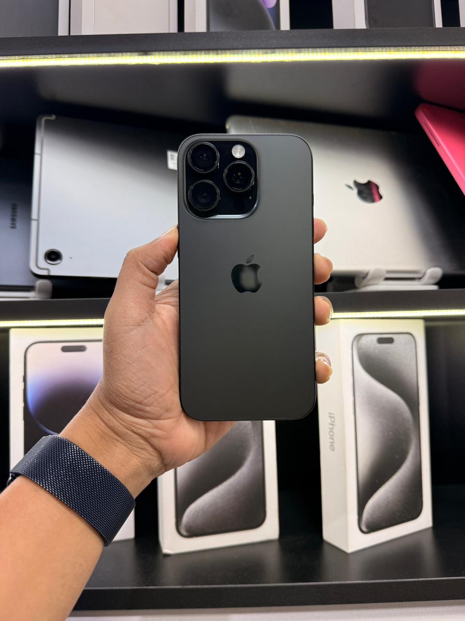 Apple iPhone 16 Pro