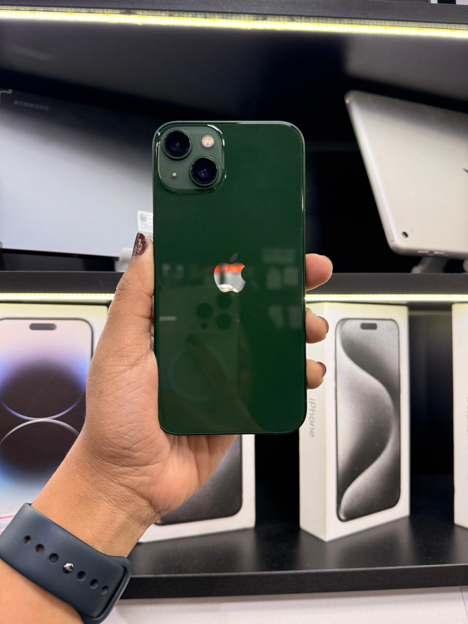 Apple iPhone 13